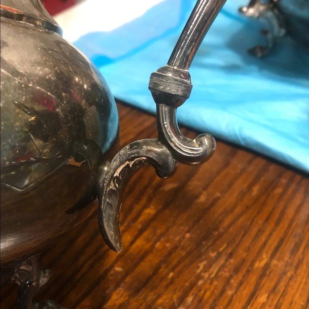 Classic Silver-Tone Tea/Coffee Pot - Elegant Metal Serving Pitcher